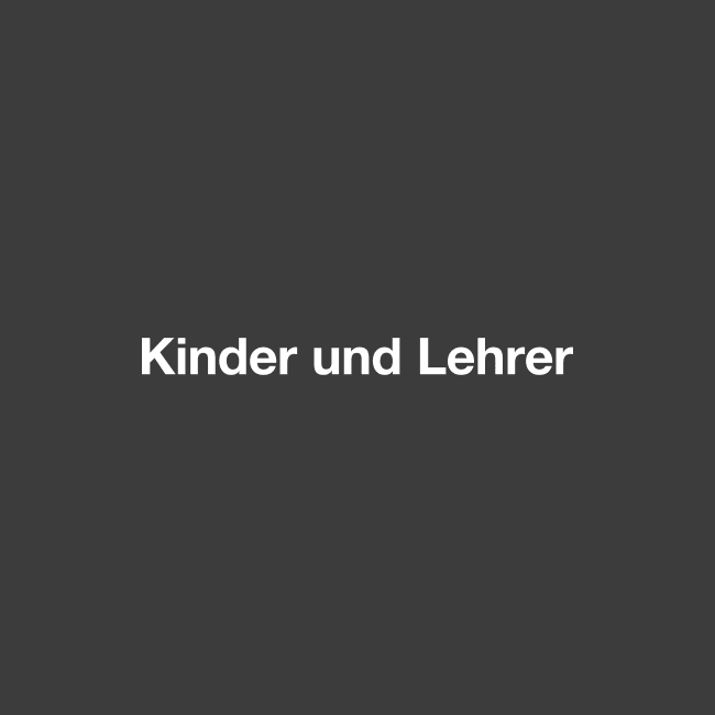 Die Kinder und Lehrer bei latihfun